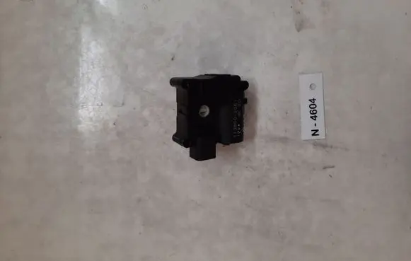 Toyota Corolla Verso E121 Air flap motor/actuator 1138002051
