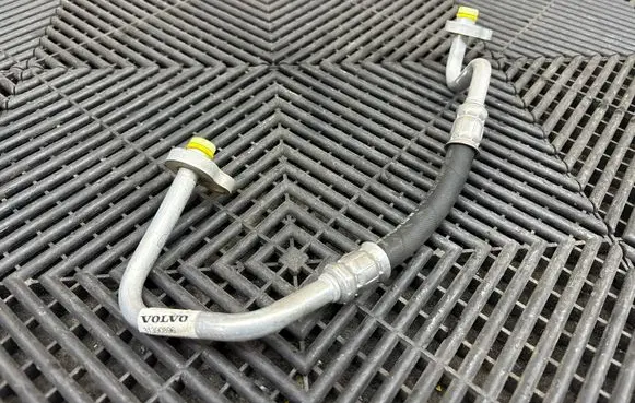 Volvo XC90 Air conditioning (A/C) pipe/hose 31390896