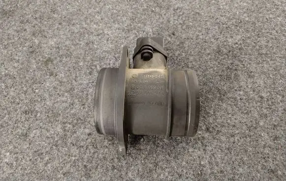 Volkswagen Caddy Mass air flow meter 0281002531 038906461B