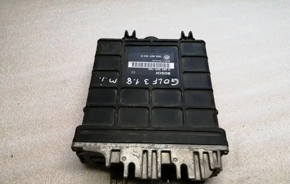 Volkswagen Golf III Engine control unit/module 1H0907311F 0261200760