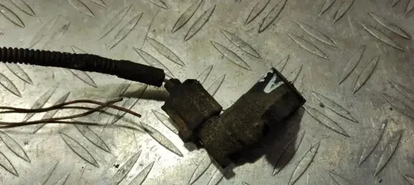 Ford Mondeo Mk III Camshaft position sensor