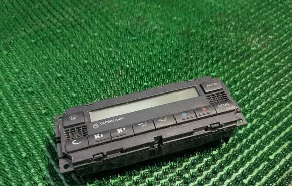 Volkswagen Bora Climate control unit 3B1907044A
