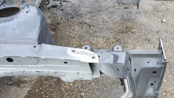 Suzuki Kizashi Front quarter panel 
