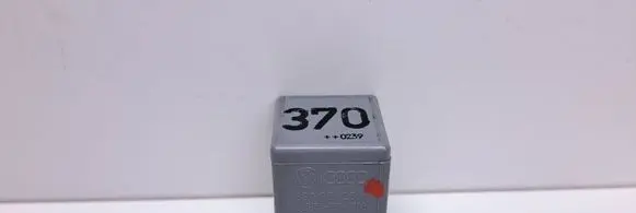 Audi A4 S4 B5 8D Other relay 8D0951253 V23134J52X300