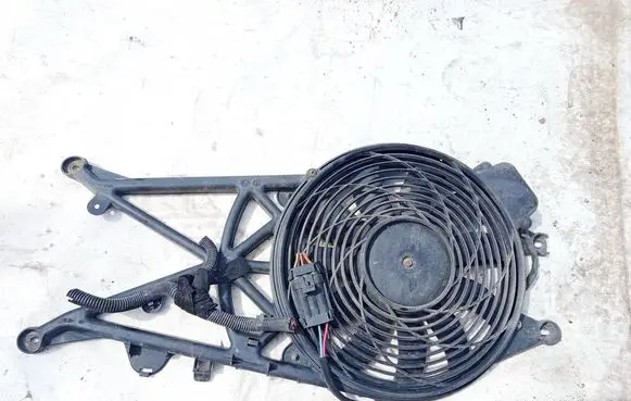 Opel Meriva A Radiator cooling fan shroud 8240458
