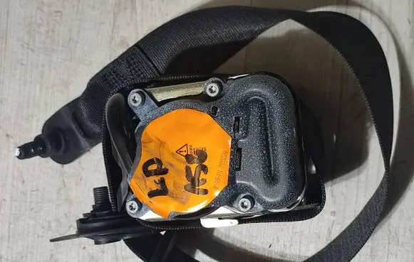 Mercedes-Benz GLA W156 Front seatbelt 3063559 A1768602185 307494599228