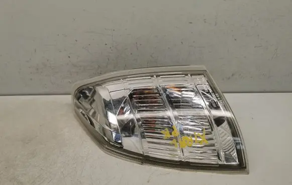 Nissan X-Trail T30 Front indicator light