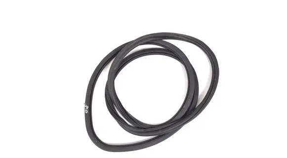 Porsche Macan (95B) Rubber seal front door (on door) 95B831721