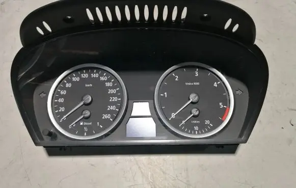 BMW 5 E60 E61 Speedometer (instrument cluster) 6983153 62116983153