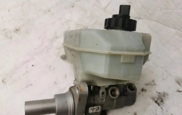 Volkswagen PASSAT B6 Master brake cylinder 03350886761
