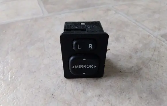 Toyota Corolla Verso AR10 Wing mirror switch 769746C