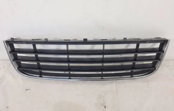 Volkswagen Golf V Front bumper lower grill 1K0853101A