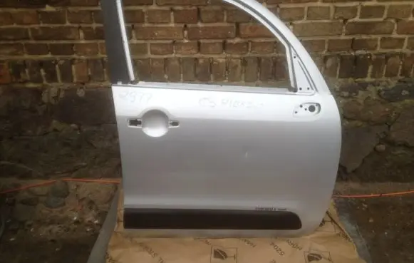Citroen C3 Picasso Front door
