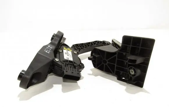 Hyundai Santa Fe Accelerator throttle pedal