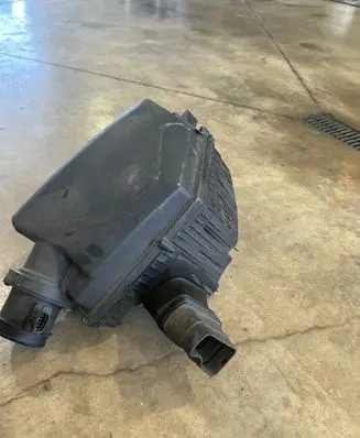 Volvo XC60 Air filter box 3241686