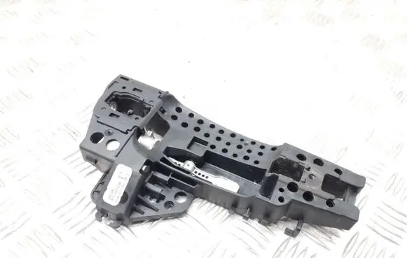 Audi A5 8T 8F Front door exterior handle/bracket 8T0837886B