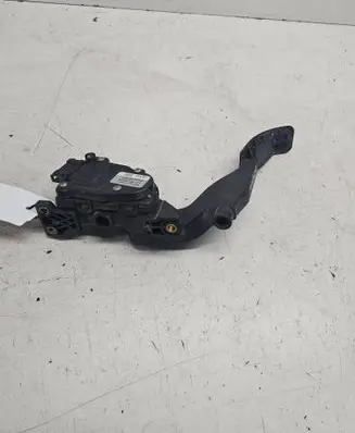 Volkswagen Golf IV Accelerator throttle pedal 1J1721503H