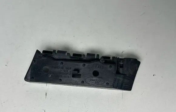 Ford Mustang VI Front bumper mounting bracket FR3B17D958AD