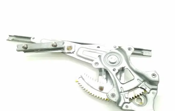 Mitsubishi ASX Rear window lifting mechanism without motor
