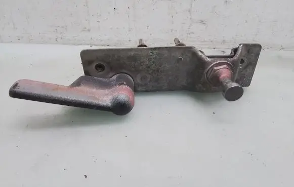Loading door lock