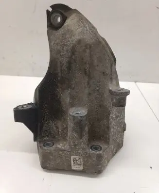 Mercedes-Benz C W204 Engine mounting bracket A6512230004