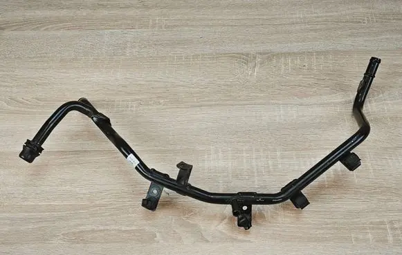 Audi A6 C7 Engine coolant pipe/hose 04L122157BA