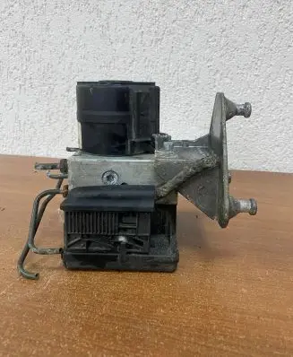 Mercedes-Benz C W202 ABS Pump A2024310640 E196
