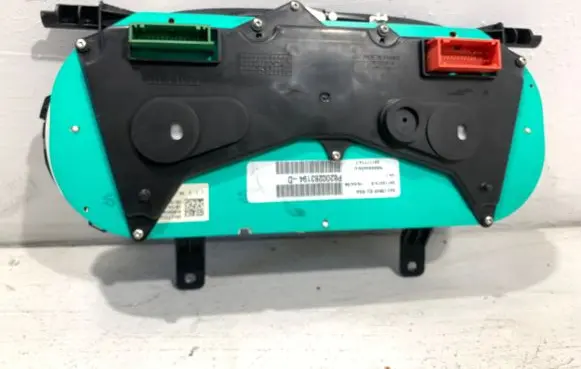 Opel Vivaro Speedometer (instrument cluster) P8200283194 S8583429U 281177147