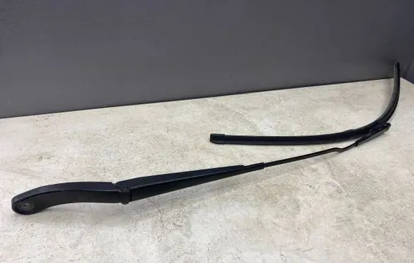 Ford C-MAX II Front wiper blade arm AM5117526BB
