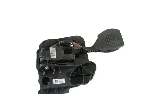Fiat 500E Brake pedal 999020 009729522 25833200230