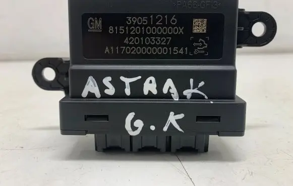 Opel Astra K Parking PDC control unit/module 39051216 420103327