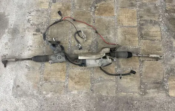 Volkswagen Golf VII Steering rack