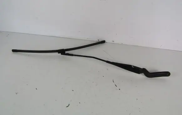 Ford Focus C-MAX Front wiper blade arm 74560
