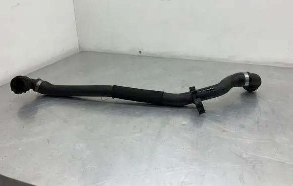 BMW 5 E60 E61 Engine coolant pipe/hose 6421698 6421698573 6985734