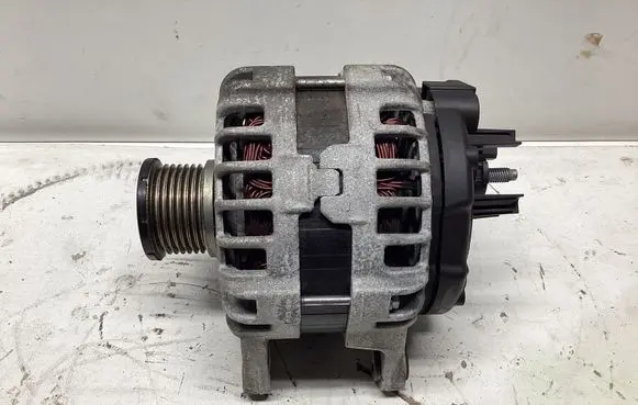 Nissan Qashqai Generator/alternator 231004BE0B