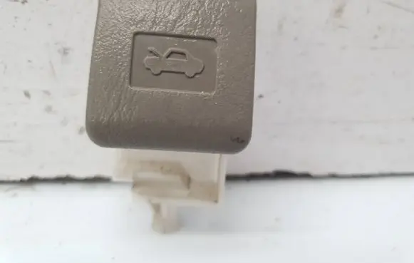 Daihatsu Sirion Engine bonnet (hood) release handle 