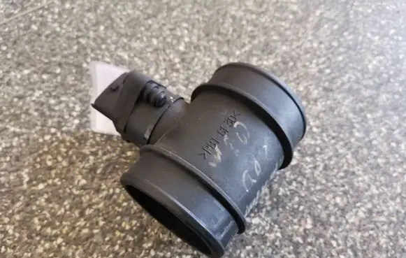 KIA Carens I Mass air flow meter 0281002447 2816427000