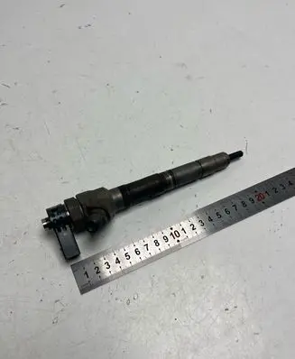 Audi A4 S4 B8 8K Fuel injector 03L130277J 1104011576 0445110369