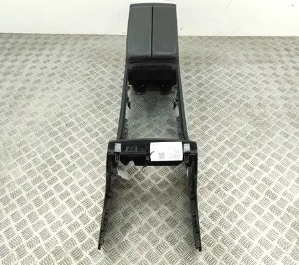 Volkswagen Touareg II Center console 7P2863241 7P2863243