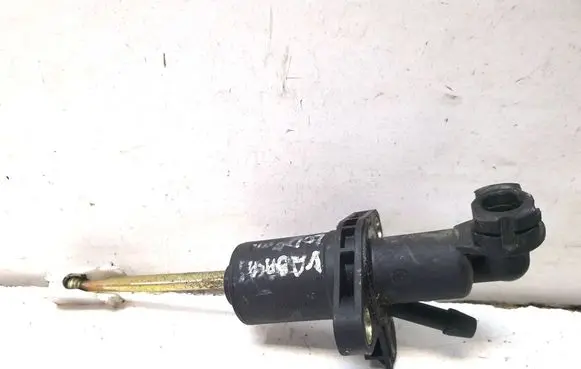 Volkswagen New Beetle Clutch slave cylinder 