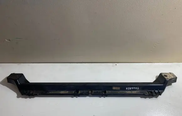 Volkswagen Touareg II Bottom radiator support slam panel 7P0805551