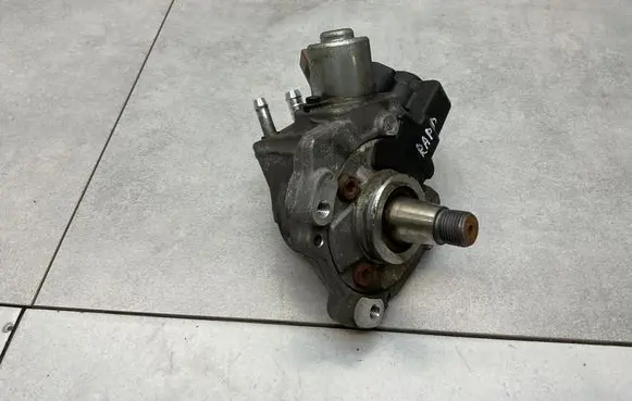 Skoda Rapid (NH) Fuel injection high pressure pump 04B130755F