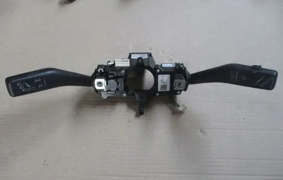 Volkswagen Golf VI Central console control unit 5K0953501BG