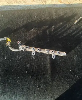 Jaguar XE Fuel main line pipe 0281006464