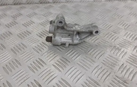 Mazda 3 I Engine mounting bracket