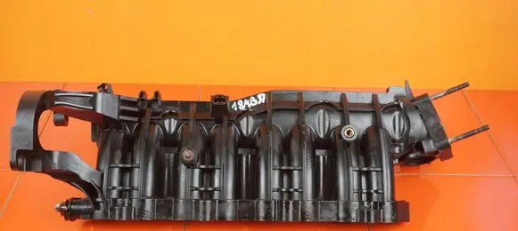 Hyundai i40 Intake manifold SSACY 18MB37