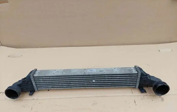 Mercedes-Benz E W211 Intercooler radiator A2115001102