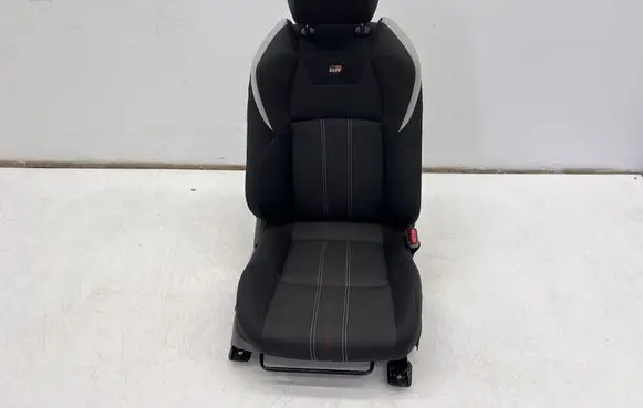 Toyota C-HR I Front passenger seat 