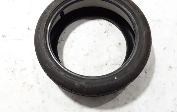 Audi A7 S7 4K8 R20 summer tire 25540R20