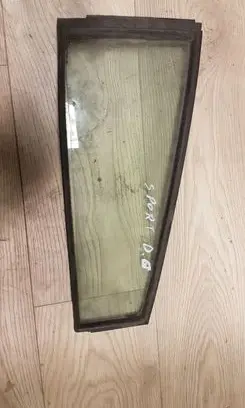 Mitsubishi Pajero Sport I Rear vent window glass 43R00034